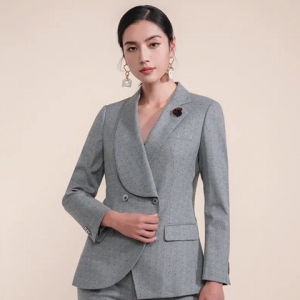 灰色时尚职场西服套装 